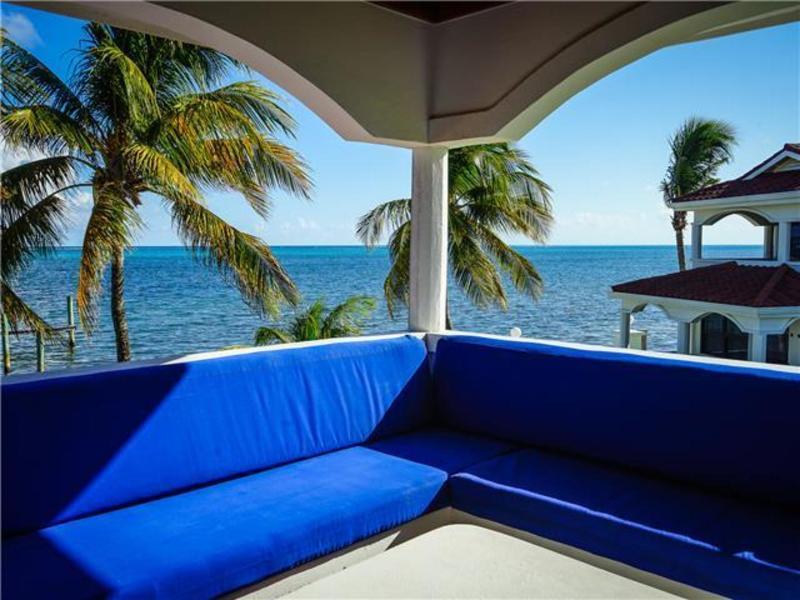 Готель Isla Bonita Yacht Club Сан-Педро Екстер'єр фото